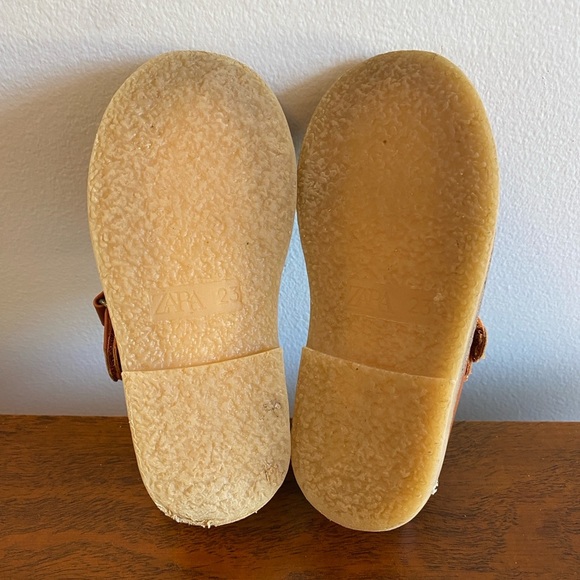 Zara Brown Mary Jane T Strap Shoes - Picture 4 of 4